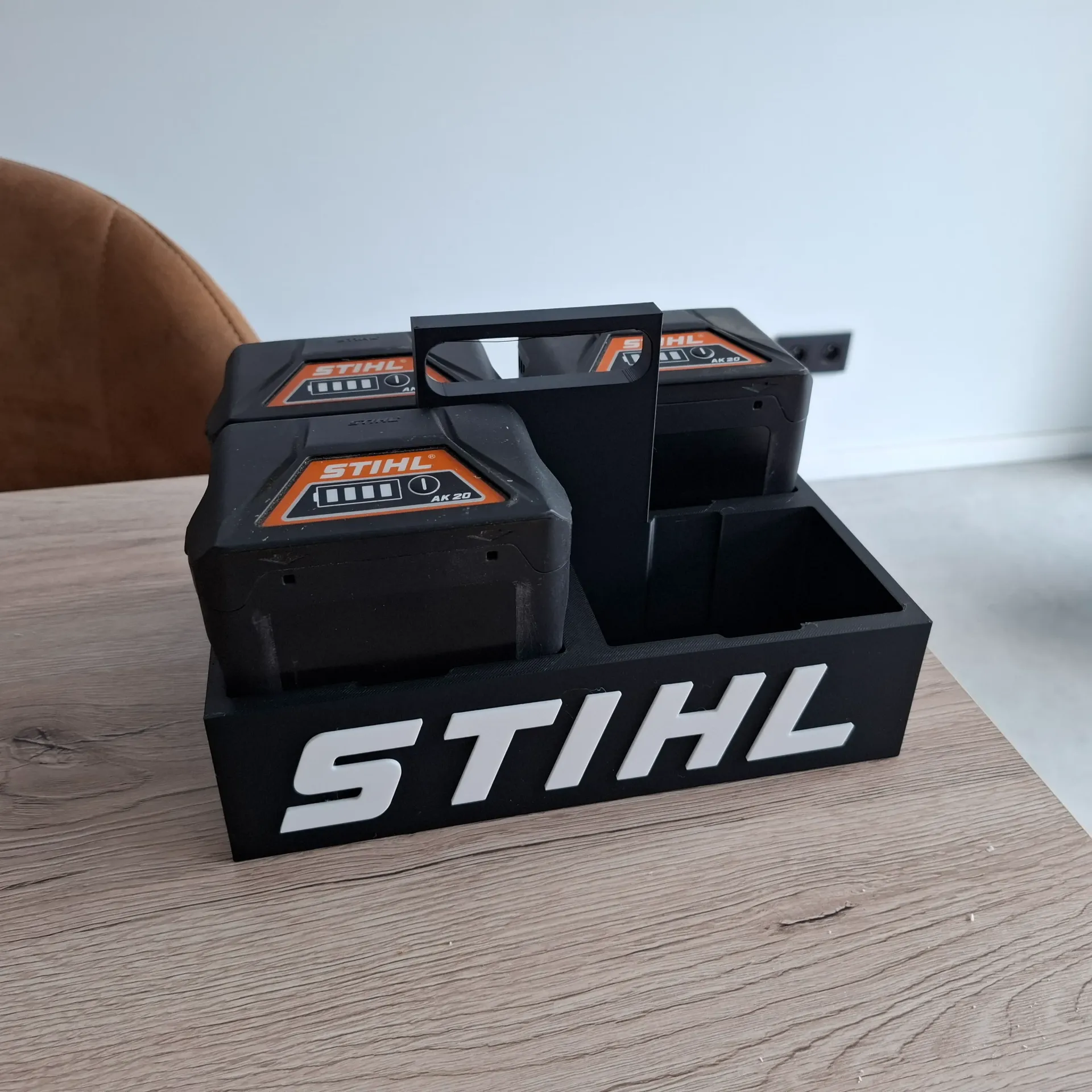 Panier pour 4 batteries AK de chez Stihl (Double, AK, Sans logo)