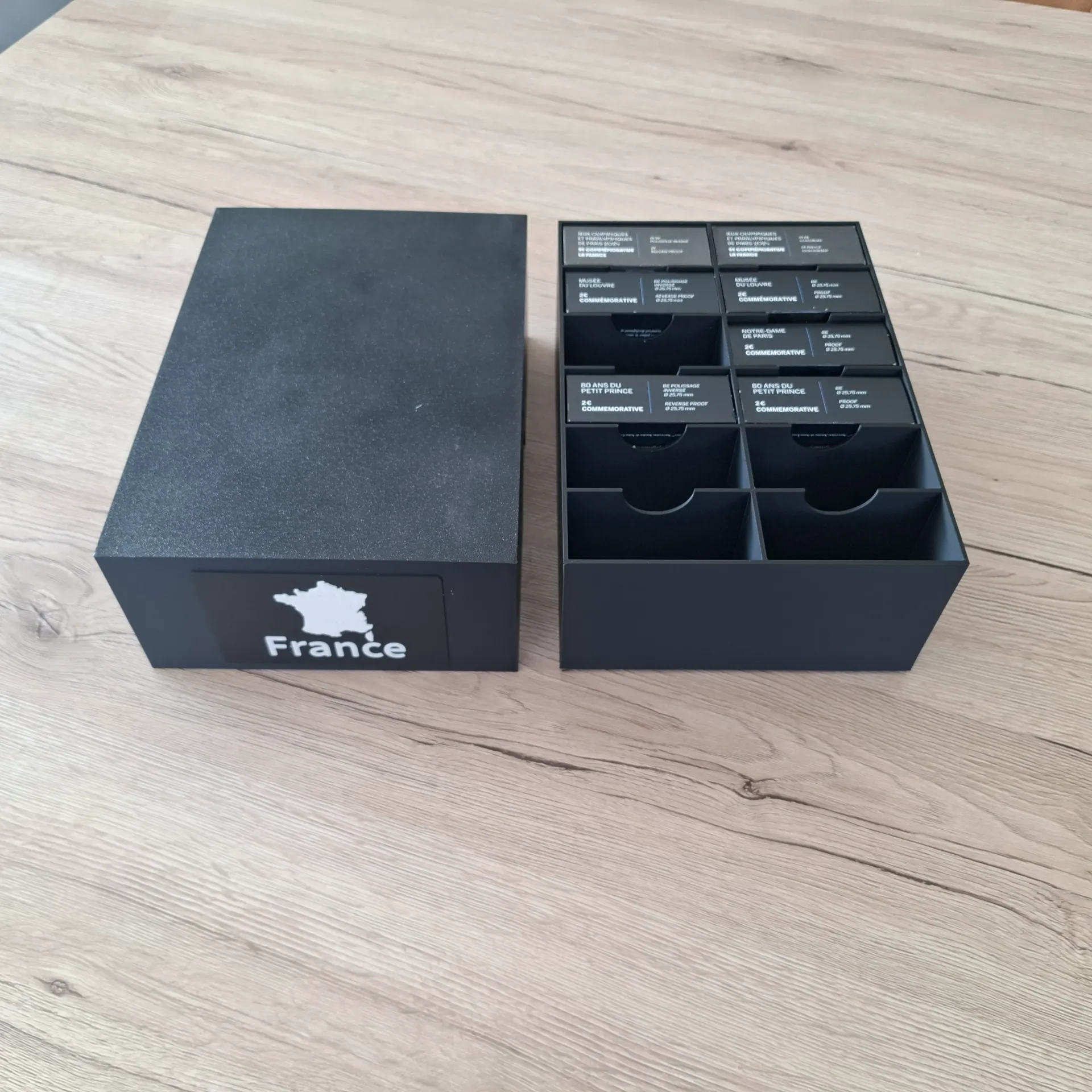 Rangement pour pièces commémoratives 2€ - BE - France - Noir
